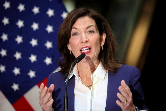 紐約將于結(jié)束學(xué)?？谡謴?qiáng)制令