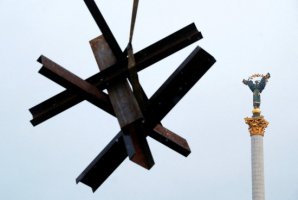 美國向?yàn)蹩颂m輸送戰(zhàn)士和醫(yī)務(wù)人員