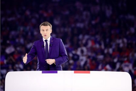 法國(guó)總統(tǒng)馬克龍說他參加總統(tǒng)競(jìng)選的時(shí)間比他希望的