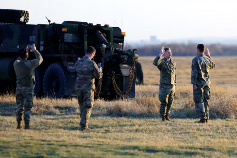 拜登宣布延長(zhǎng)美國(guó)在波蘭的駐軍