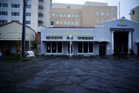 颶風(fēng)伊恩襲擊墨西哥灣海岸 穿過佛羅里達(dá)州