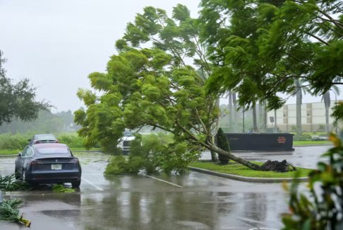 颶風(fēng)伊恩襲擊佛羅里達(dá)州 拜登籌集救災(zāi)資金