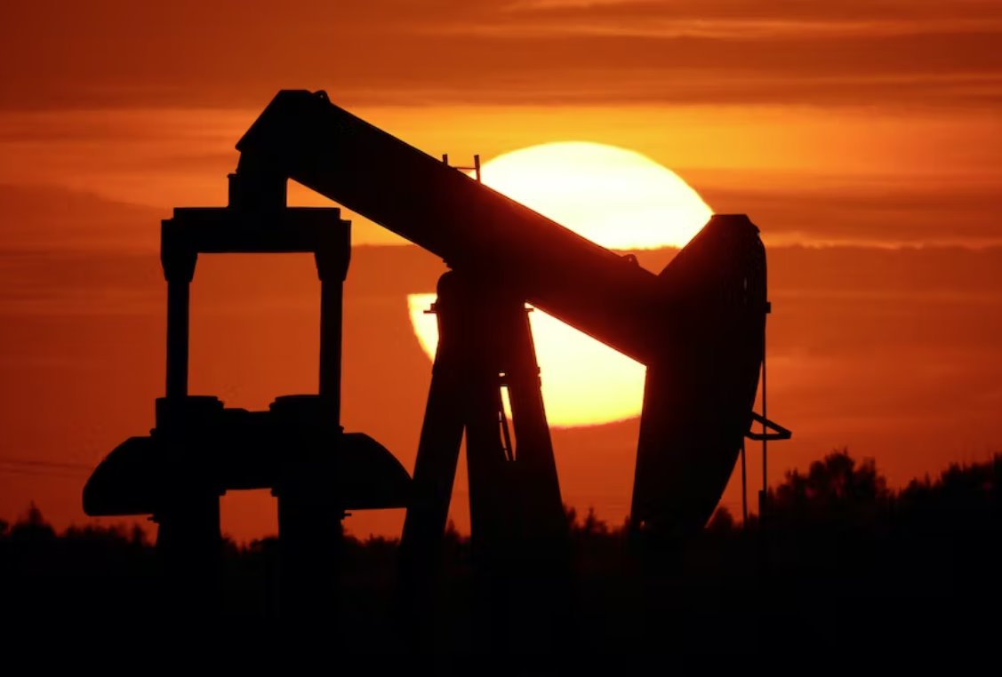 美國原油價(jià)格上漲 燃料庫存下降 美元走軟