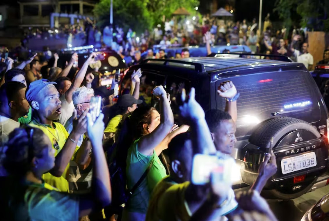 警察與博爾索納羅盟友的對(duì)決加劇了巴西選舉暴力的擔(dān)憂