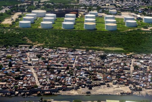 海地政府稱警方結(jié)束了在加油站的幫派封鎖