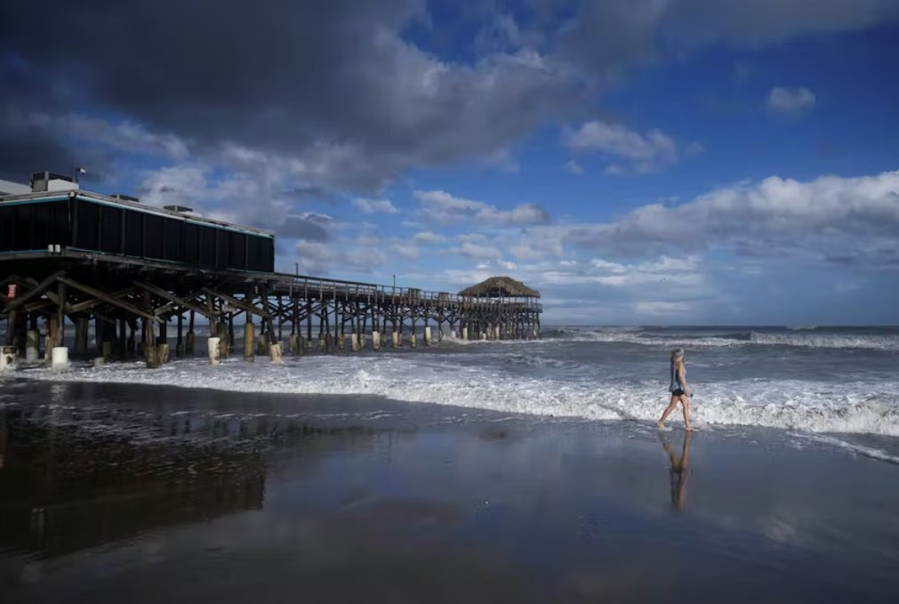 颶風(fēng)妮可在佛羅里達(dá)海岸留下了“前所未有的”建筑損壞