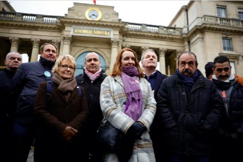 法國(guó)工會(huì)養(yǎng)老金罷工擾亂公共交通