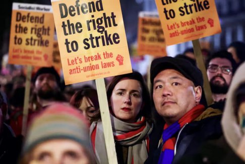 英國(guó)教師大規(guī)模罷工 英國(guó)教師罷工