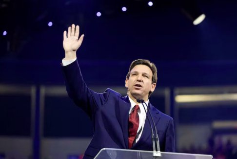 德桑蒂斯準備出國訪問 為預期的總統競選做準備