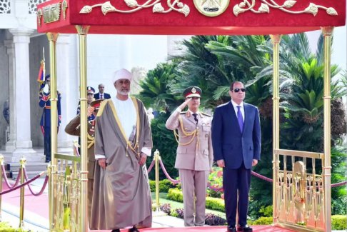 阿曼蘇丹訪問伊朗就外交和安全問題進(jìn)行會談