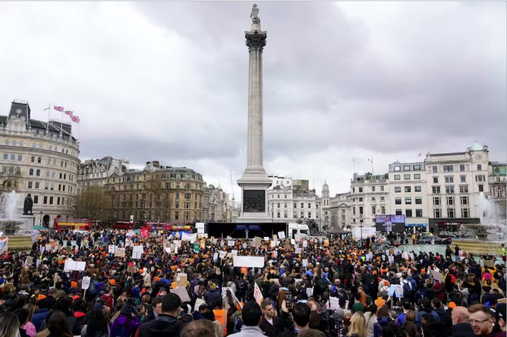 英格蘭初級醫(yī)生計劃舉行更多罷工以爭取更高的薪水