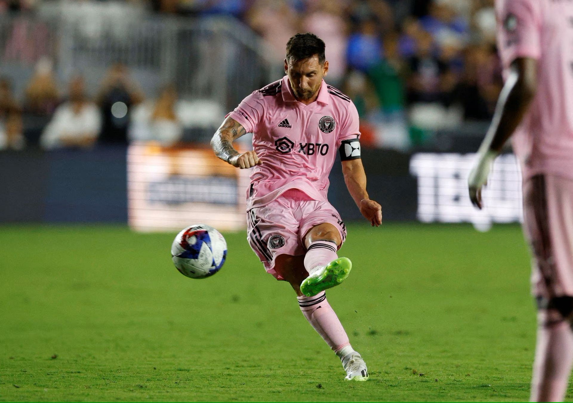 2023年7月21日，國際邁阿密的萊昂內(nèi)爾&middot;梅西通過任意球攻入第二個進(jìn)球