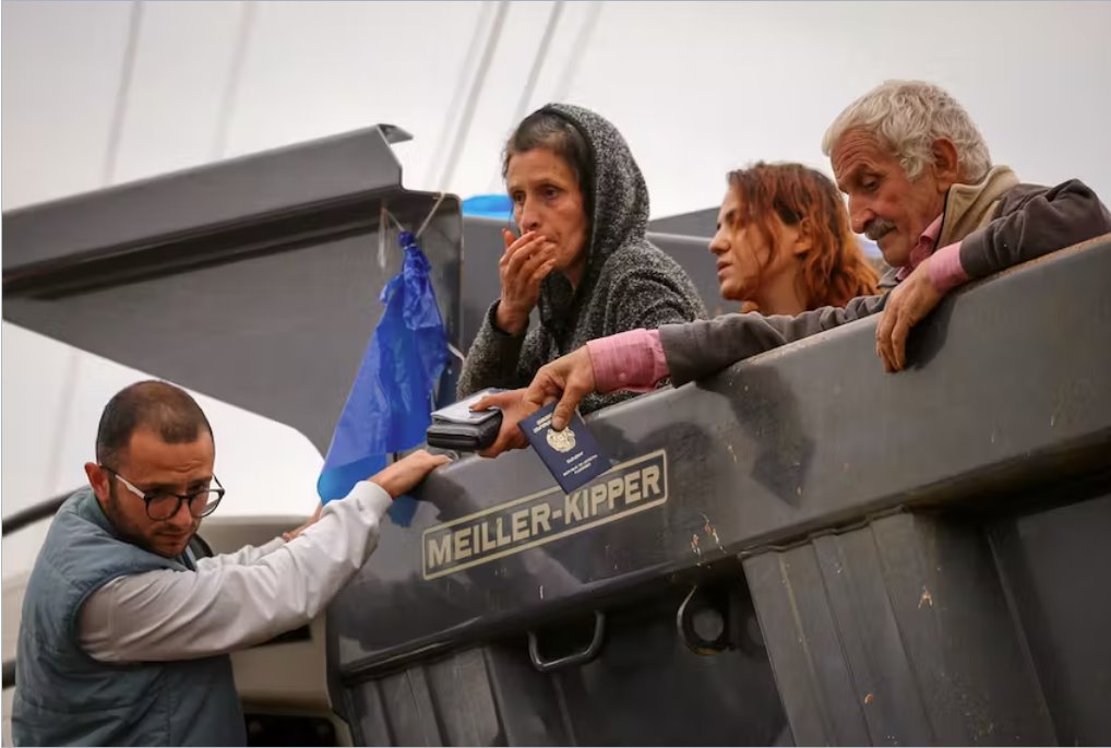 數(shù)萬名亞美尼亞人逃離納戈?duì)栔Z-卡拉巴赫