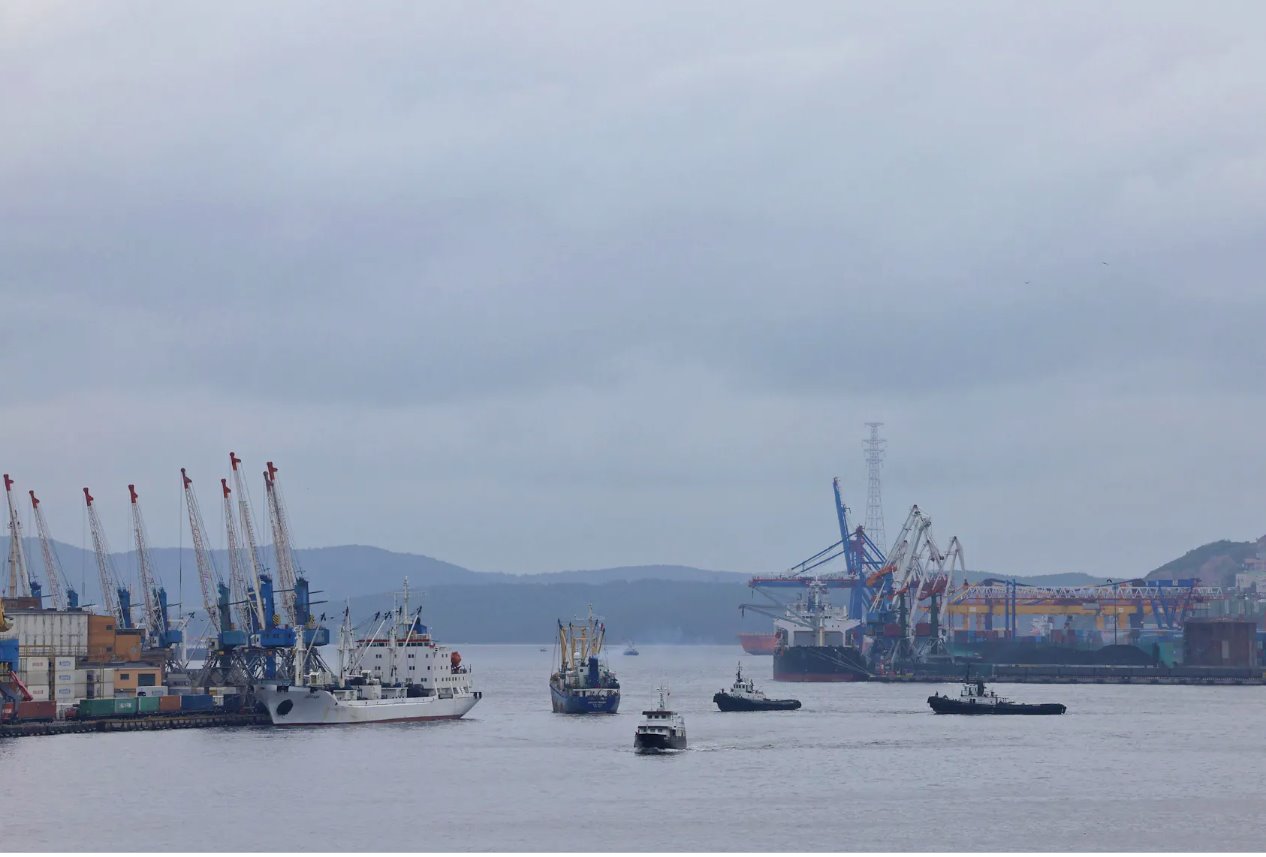 2023年9月10日，俄羅斯遠(yuǎn)東港口符拉迪沃斯托克的船只。