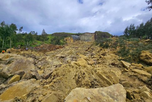 巴布亞新幾內(nèi)亞山體滑坡造成300多人被埋