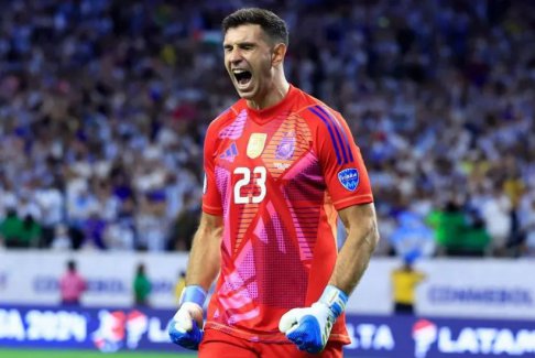 梅西罰失點球后 馬丁內(nèi)斯撲救阿根廷隊晉級