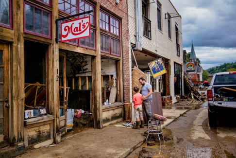 颶風(fēng)海倫襲擊北卡羅來(lái)納州馬歇爾市已造成120人