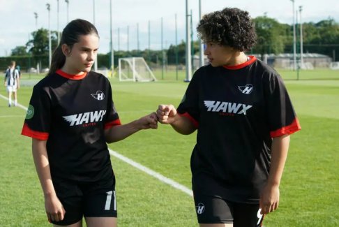 薩頓英超預(yù)測 嘉賓杰米·約翰遜足球俱樂部的邁莉和