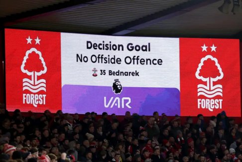 本賽季到目前英超聯(lián)賽中有13個(gè)VAR錯(cuò)誤