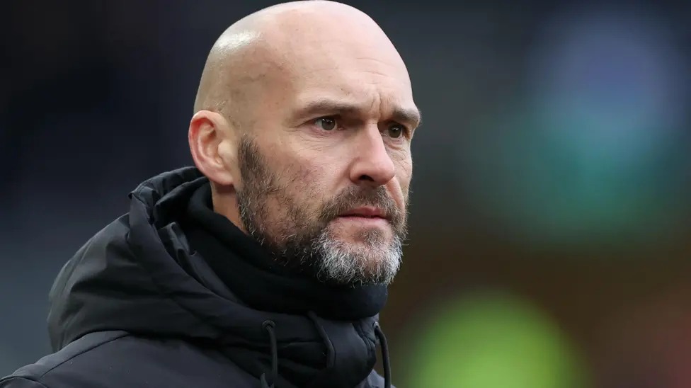 盧克&middot;威廉姆斯在擔(dān)任諾茨郡主教練的一個(gè)完整賽季中幫助球隊(duì)晉級(jí)英乙聯(lián)賽，隨后被斯旺西招募