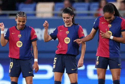 歐洲女子足球冠軍聯(lián)賽四分之一決賽巴塞羅那6比1沃