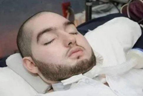 昏迷近20年的沙特阿拉伯“睡王子”36歲生日