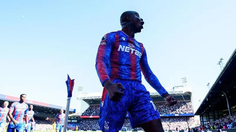 讓-菲利普&middot;馬泰塔在第3分鐘為水晶宮隊(duì)首開紀(jì)錄