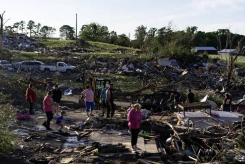 龍卷風摧毀美國中西部房屋 造成27人死亡數(shù)十人受傷