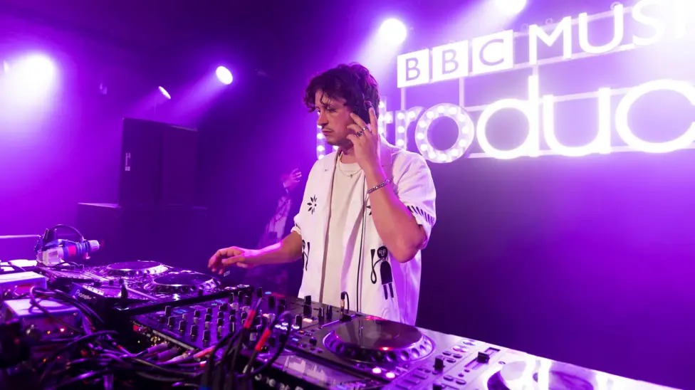 薩頓足總杯決賽和英超聯(lián)賽預(yù)測(cè)vsBarry Can\t Swim