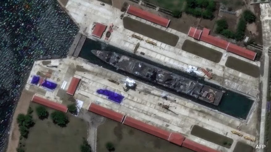 上個(gè)月在一次失敗的發(fā)射中受損的一艘朝鮮海軍驅(qū)逐艦現(xiàn)已重新下水。