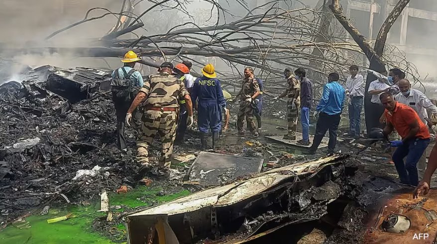 幸存者跳機(jī)逃生 自行從殘骸中走出