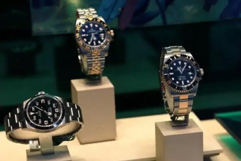 美國(guó)對(duì)瑞士開(kāi)征稅率高達(dá)39% 瑞士奢侈品價(jià)格暴漲