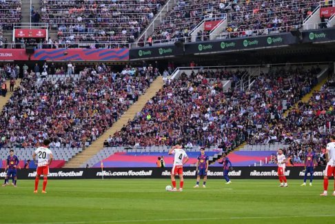 西甲聯(lián)賽抗議活動(dòng)持續(xù)進(jìn)行 更多球員保持站立