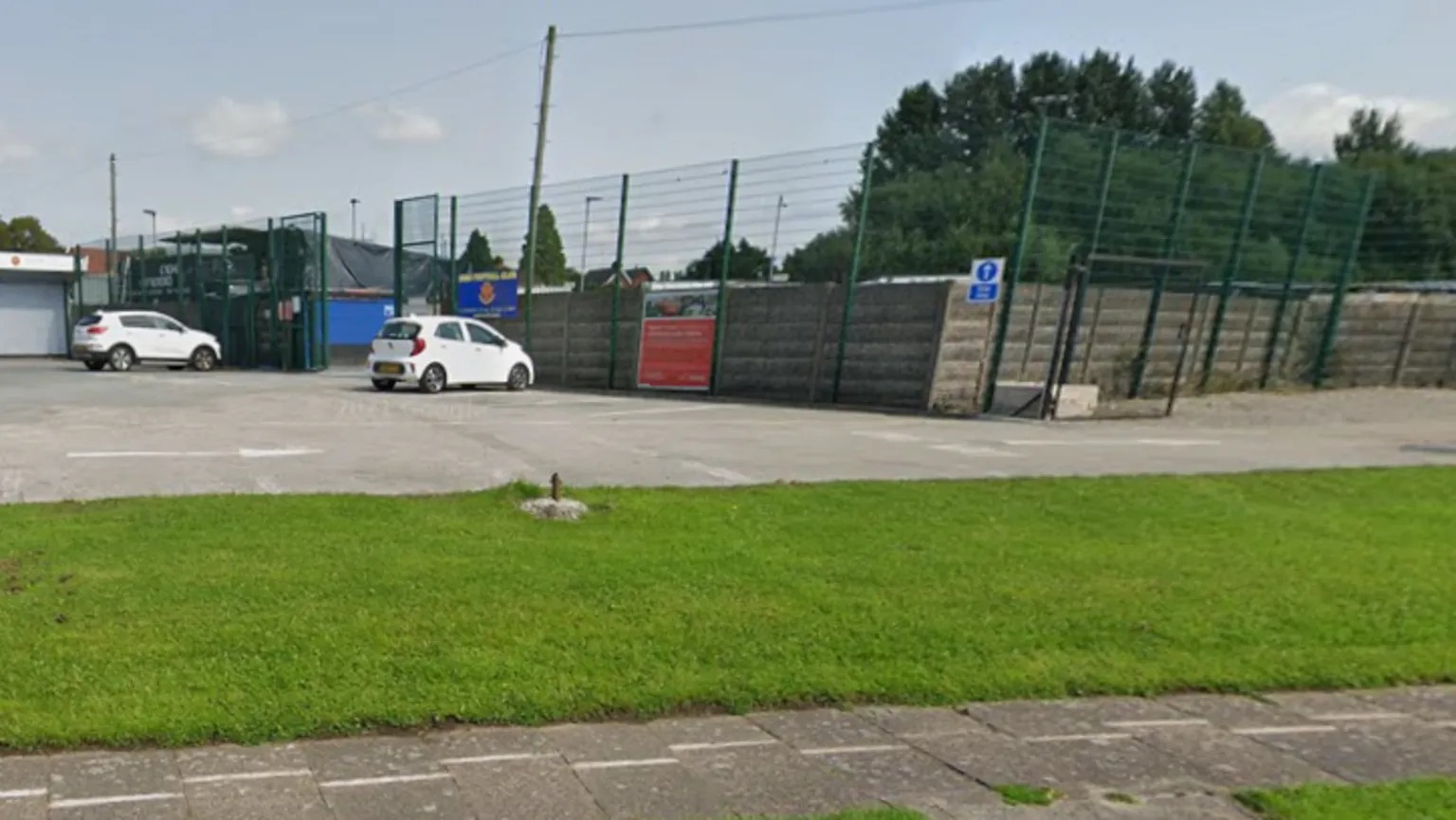 在阿夫羅的維斯塔卡雷體育場舉行的比賽因第84分鐘發(fā)生斗毆而暫停