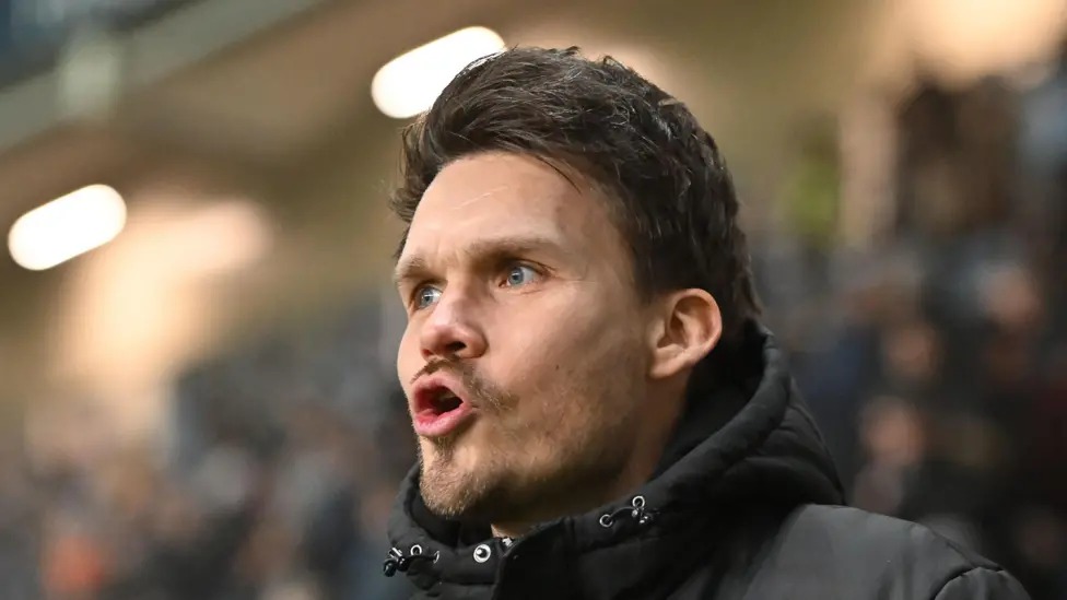 丹尼·羅爾與 Ibrox 簽訂了一份為期兩年半的合同