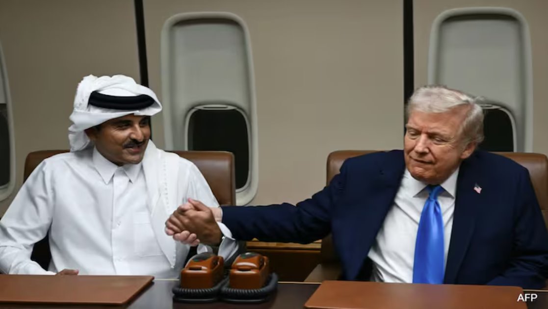 “世界之友”:特朗普在空軍一號接待卡塔爾埃米爾