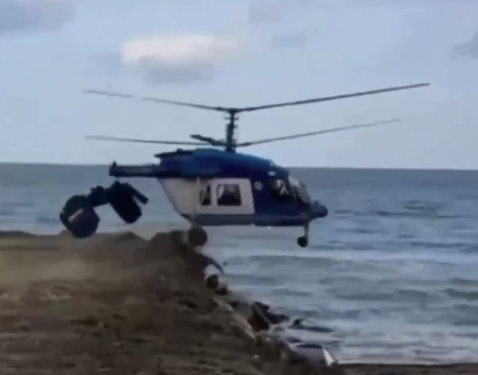 俄羅斯直升機(jī)墜毀前斷成兩截，造成4人死亡的瞬間