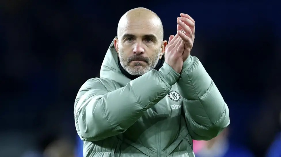 在卡拉寶杯戰(zhàn)勝卡迪夫城后，恩佐&middot;馬雷斯卡向球迷們致意，恩佐&middot;馬雷斯卡于2024年6月被任命為切爾西主教練。