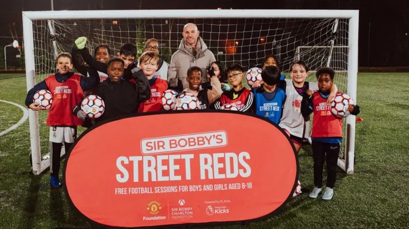 前英格蘭和曼聯(lián)中場(chǎng)球員尼基·巴特