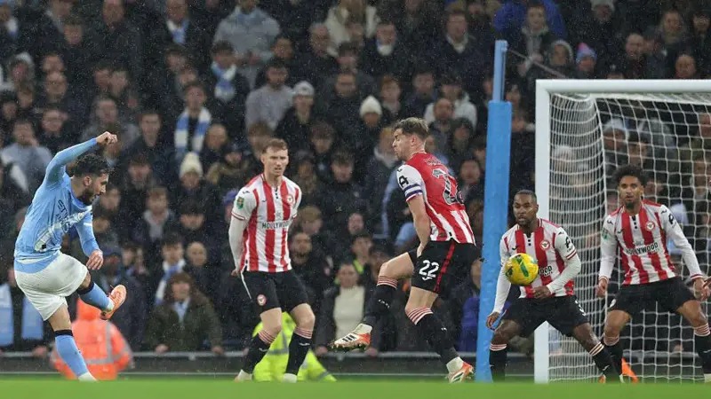 拉揚·切爾基為曼城進球