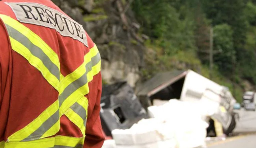 印尼一輛客車失控撞車，造成16人死亡，18人受傷