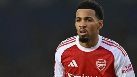 本賽季伊桑&middot;恩瓦內(nèi)里已代表阿森納在各項(xiàng)賽事中出場(chǎng)12次