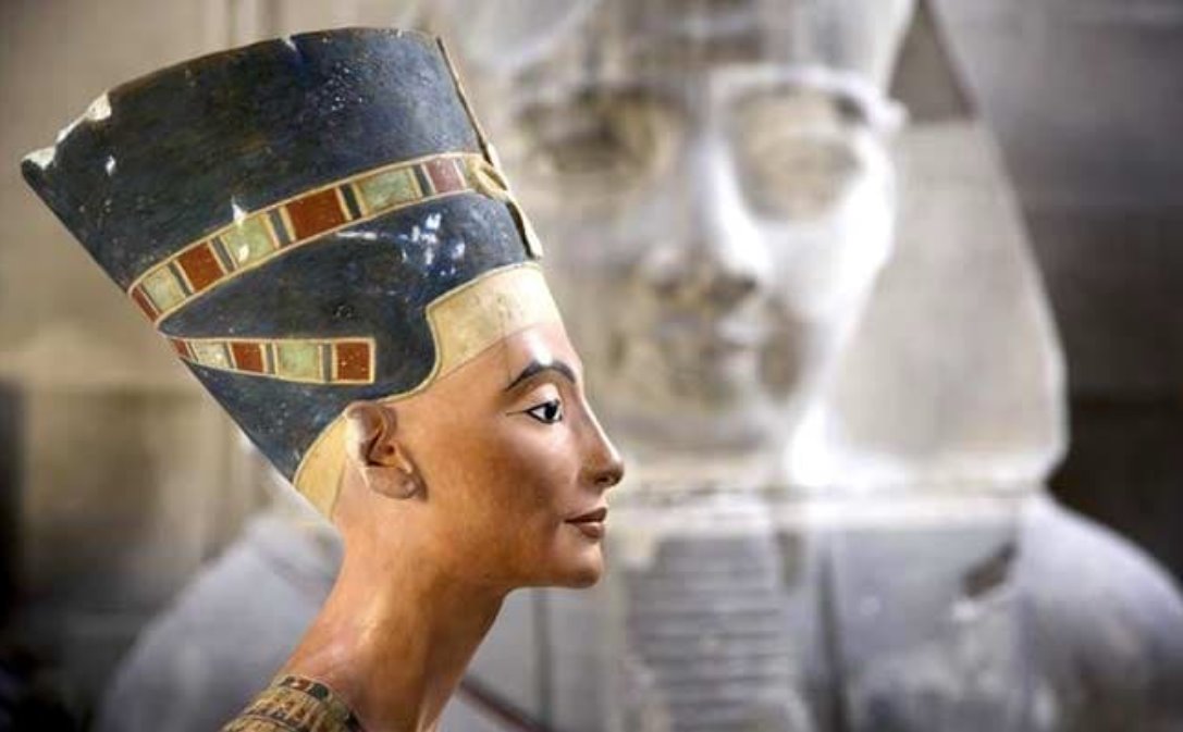 納芙蒂蒂王后是埃及第十八王朝法老阿肯那頓的權(quán)勢顯赫的大王后