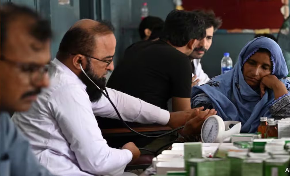 對(duì)于貧困社區(qū)而言，無(wú)證診所有時(shí)是唯一的醫(yī)療服務(wù)來(lái)源