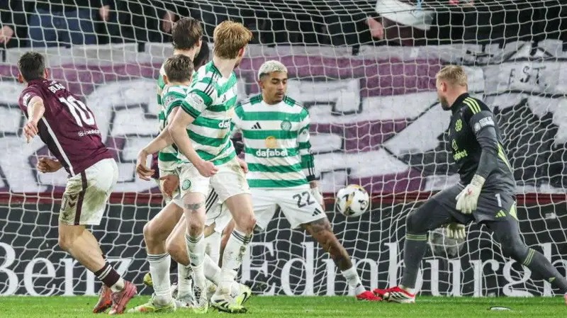 克勞迪奧&middot;布拉加本賽季的第13粒進(jìn)球幫助哈茨隊扳平比分