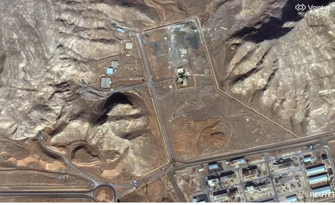 11月11日，衛(wèi)星圖像顯示伊斯法罕核設(shè)施存在未掩埋的隧道入口。