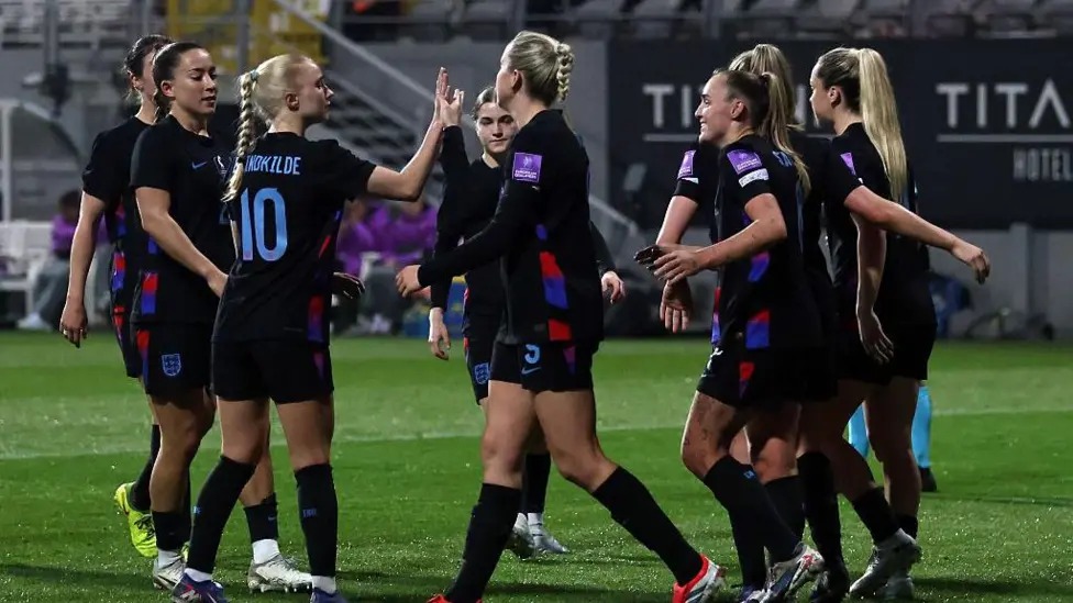 喬治亞&middot;斯坦威在對陣烏克蘭的比賽中攻入兩球并貢獻一次助攻