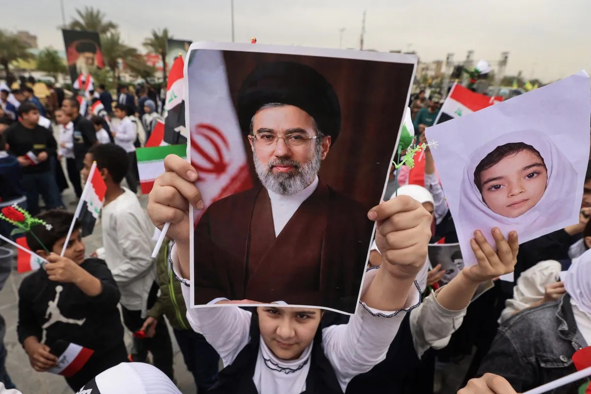 穆杰塔巴&middot;哈梅內(nèi)伊表示，霍爾木茲海峽必須繼續(xù)關(guān)閉。